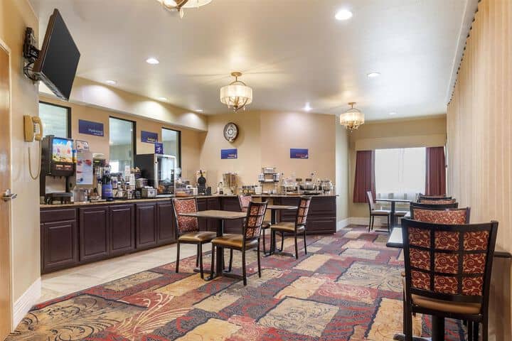 Breakfast area